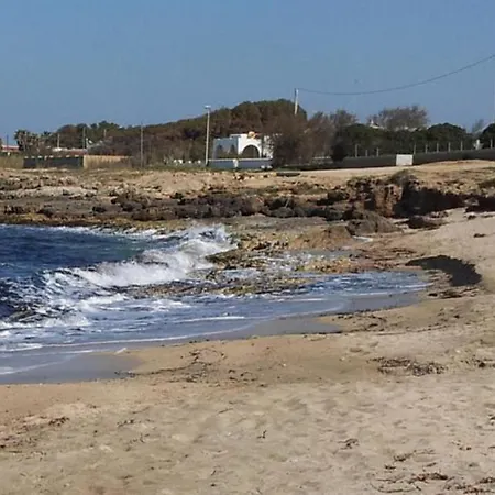 A Due Passi Dal Mare *