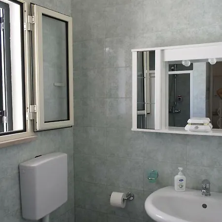 A Due Passi Dal Mare Apartment *